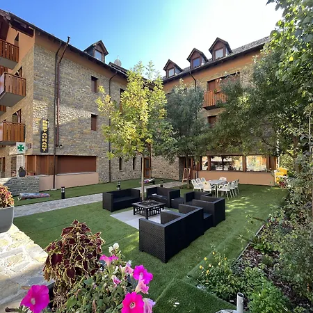 Hotel Els Encantats-3